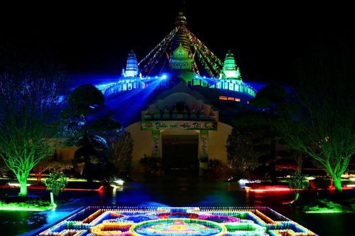 Truyền Pháp đăng - Lễ hội ánh sáng đón năm mới 2026 tại Đại Bảo tháp Mandala Tây Thiên