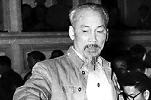 Triển lãm 'Quốc hội Việt Nam - 80 năm đồng hành cùng dân tộc': Chủ tịch Hồ Chí Minh và cuộc Tổng tuyển cử đầu tiên