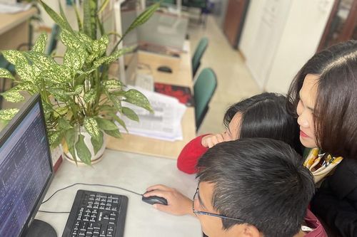 Nên chọn cổ phiếu nào 'bỏ giỏ hàng Tết'?