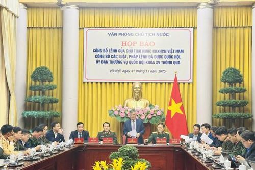 Công bố 14 luật và 1 pháp lệnh