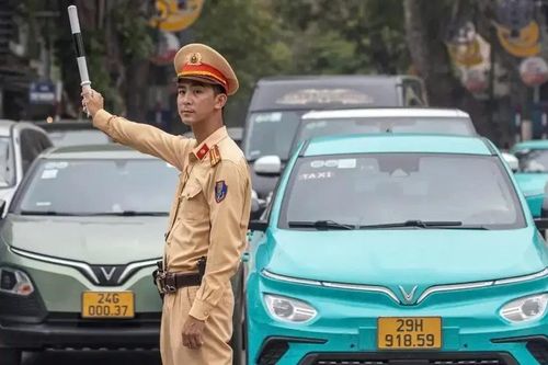 Hà Nội phân luồng giao thông dịp Tết Dương lịch