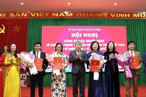 Xã Ô Diên công bố quyết định thành lập Trung tâm Dịch vụ Tổng hợp và Trạm Y tế xã