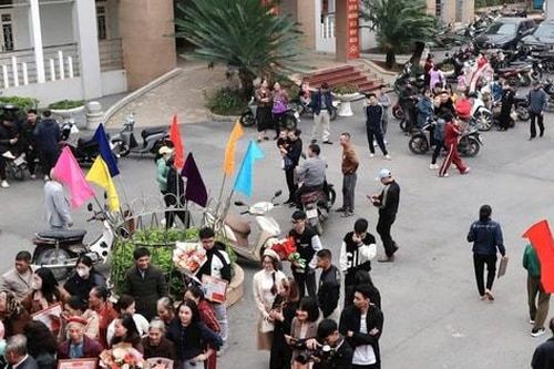 Ngoại thành Hà Nội rộn ràng, ấm áp đón năm mới 2026