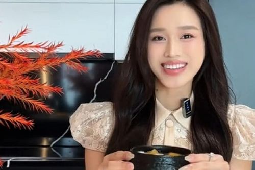 Hoa hậu Đỗ Hà vào bếp, thần thái chuẩn 'dâu hào môn'