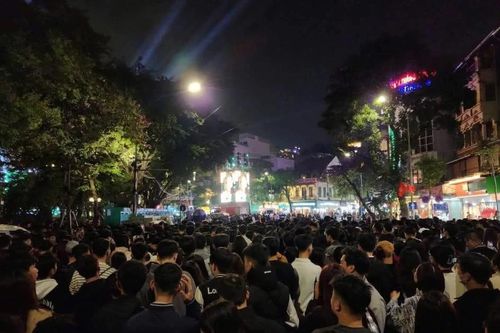 Hà Nội đón năm mới 2026 với lễ hội âm nhạc và pháo hoa rực rỡ