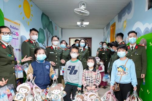 Sự bình an của con trẻ là động lực để mỗi cán bộ, chiến sỹ thêm quyết tâm hoàn thành xuất sắc nhiệm vụ