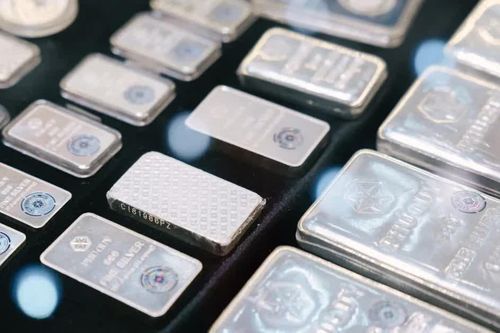 Bạc tăng gần 170% trong năm 2025, trở thành 'ngôi sao' của thị trường kim loại quý