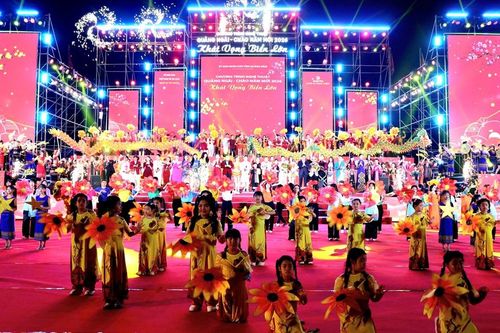 Ấn tượng Chương trình nghệ thuật 'Quảng Ngãi chào năm mới 2026'