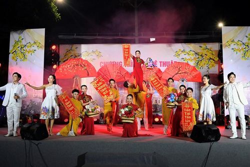 Chương trình nghệ thuật 'Thành phố mùa xuân' chào mừng năm mới 2026