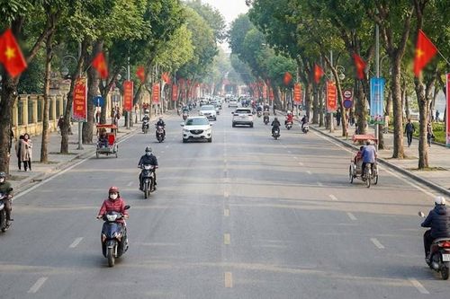 Sáng 1.1.2026, giao thông Hà Nội thông thoáng hiếm thấy