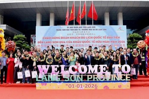 Lạng Sơn rộn ràng đón đoàn khách du lịch quốc tế đầu tiên năm 2026