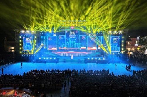Sôi động không khí thời khắc chuyển giao sang năm 2026 ở Nghệ An