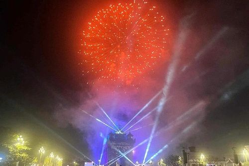 Người dân Lào tưng bừng chào đón năm mới 2026