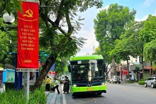 Hà Nội lên kế hoạch phục vụ hành khách bằng phương tiện công cộng dịp Tết Dương lịch