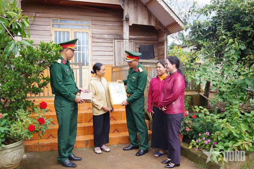 Vui như bộ đội về làng