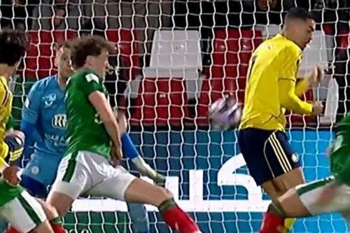 Bàn thắng tự… tìm đến Ronaldo!