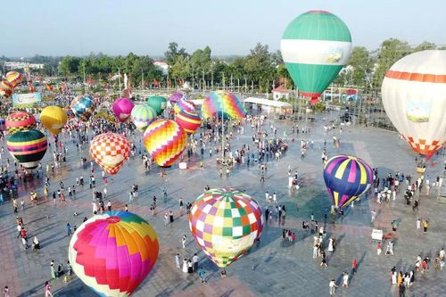 Mãn nhãn lễ hội khinh khí cầu chào năm mới 2026 tại Đồng Tháp