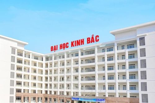 Công an Bắc Ninh cấp chứng nhận con dấu mới cho Trường Đại học Kinh Bắc