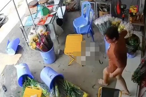 Hy hữu: Người phụ nữ bị bánh xe 'điên' tông trọng thương ở Vĩnh Long