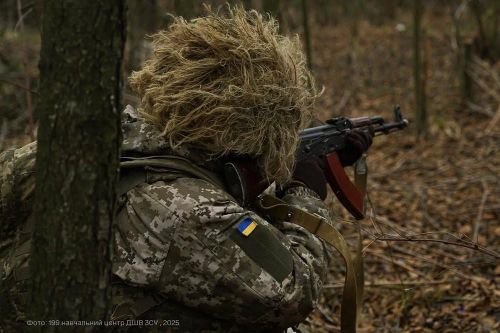 Ukraine bác việc để mất Kupiansk, hứng nhiều đòn tập kích UAV của Nga