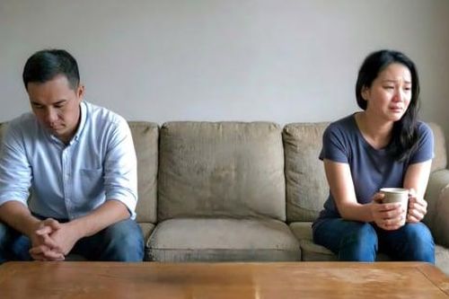 Vết xước trên chiếc nhẫn cưới