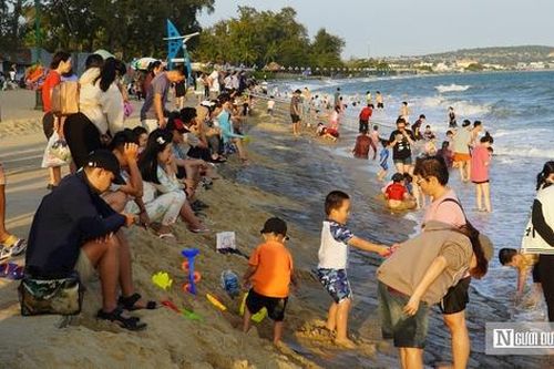 Mũi Né-Phan Thiết nhộn nhịp, resort kín phòng đầu năm