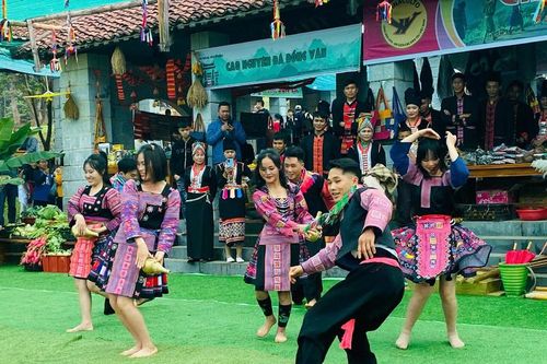 Hà Nội: Rộn ràng 'Chợ phiên vùng cao - Chào năm mới 2026'