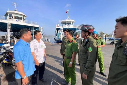 Công an xã Hội An ra quân giữ gìn an ninh trật tự khu vực bến phà An Hòa