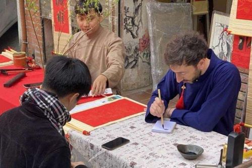 Hà Nội chào năm mới 2026: Bắn pháo hoa tại 5 điểm và loạt lễ hội Countdown sôi động
