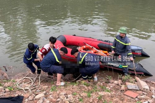Tìm thấy thi thể nạn nhân vụ nghi nhảy cầu Mai Pha