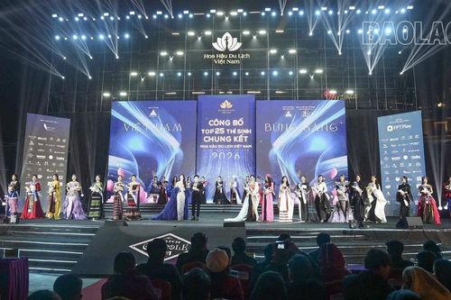 Sa Pa đêm giao thừa 2026: Rực rỡ sắc màu hội tụ
