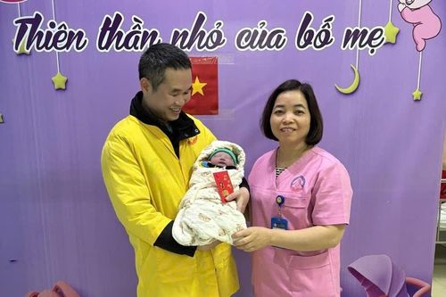 Đón công dân nhí đầu tiên năm 2026