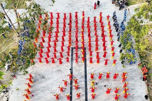 Hơn 500 người dân Lâm Đồng đồng diễn nghệ thuật – Thể dục thể thao chào mừng năm mới 2026
