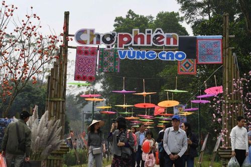 Sắc màu phiên chợ vùng cao giữa lòng Hà Nội