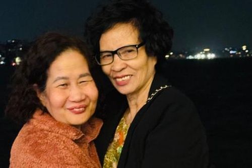 Hàng ngàn người náo nức đón Giao thừa Tết dương lịch khu vực Hồ Tây