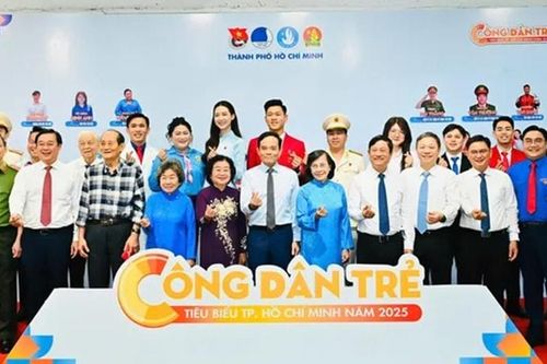 Vinh danh 12 'Công dân trẻ tiêu biểu TP Hồ Chí Minh' năm 2025