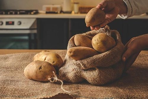 Cách bảo quản khoai tây tươi lâu, ngăn mọc mầm