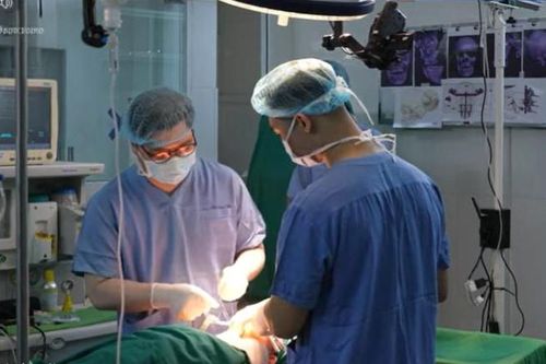 Lần đầu tiên tại Việt Nam, bác sĩ phẫu thuật thành công hai ca bệnh sọ mặt đặc biệt phức tạp