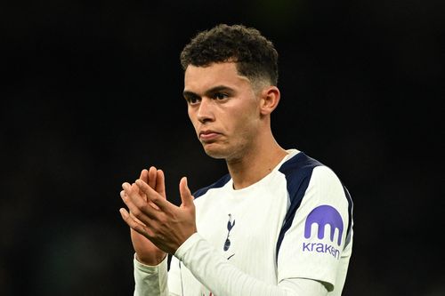 Thương vụ đắt tiền đầu tiên ở Premier League trong tháng 1