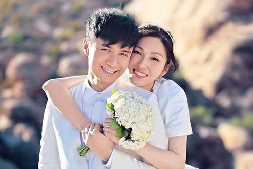 Vợ Cổ Cự Cơ sinh con ở tuổi 57