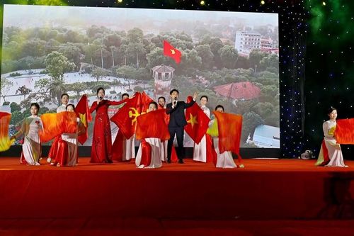 'Sắc xuân trên quê hương' - tạo khí thế sôi nổi ngay từ đầu năm mới