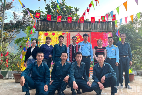 Tình quân dân trên điểm cao 120