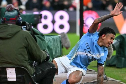 Man City 'thiệt đơn thiệt kép' trước Sunderland, Arsenal hưởng lợi