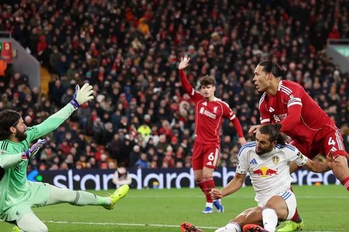 Liverpool, Tottenham 'tẻ nhạt' ngày đầu năm mới