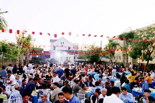 Cả xóm góp tiền làm 80 mâm cỗ chào năm mới 2026