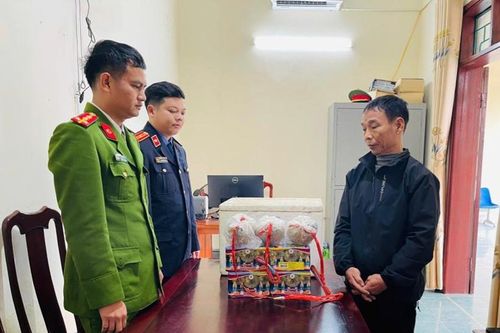 Bị khởi tố vì mua pháo lậu sử dụng ngày Tết