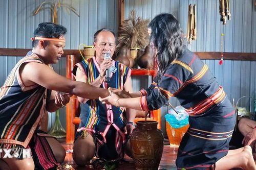 Độc đáo Lễ cầu hôn của người Jrai tại Gia Lai