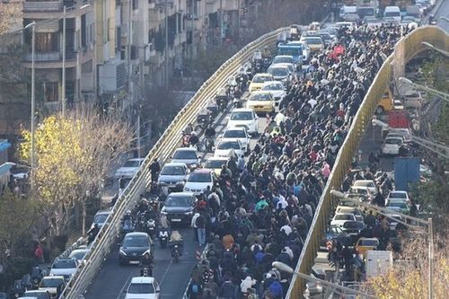 Tổng thống Mỹ đe dọa can thiệp nếu Iran dùng bạo lực trấn áp biểu tình
