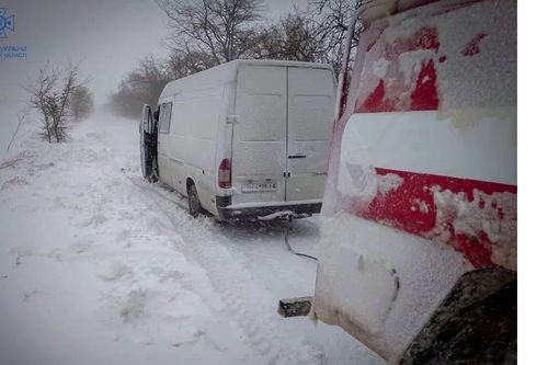 Đức tê liệt vì bão, tuyết và băng giá ngay đầu năm mới