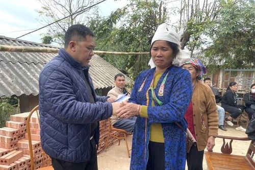 Bé trai 3 tuổi tử vong, 5 người nhà nhập viện nghi ngộ độc sau khi ăn trái cây, sữa chua